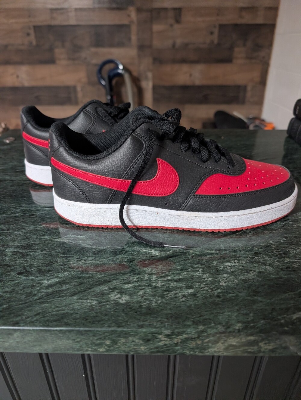 Nike Low-Top Sneakers in Black and Red